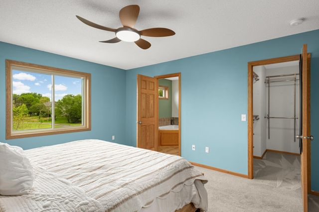 9420 Fallgold Parkway N, Brooklyn Park, MN 55443