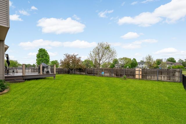 9420 Fallgold Parkway N, Brooklyn Park, MN 55443