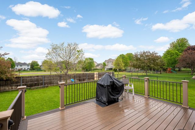 9420 Fallgold Parkway N, Brooklyn Park, MN 55443