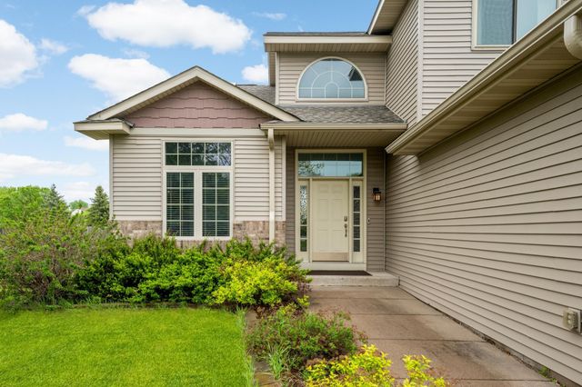 9420 Fallgold Parkway N, Brooklyn Park, MN 55443