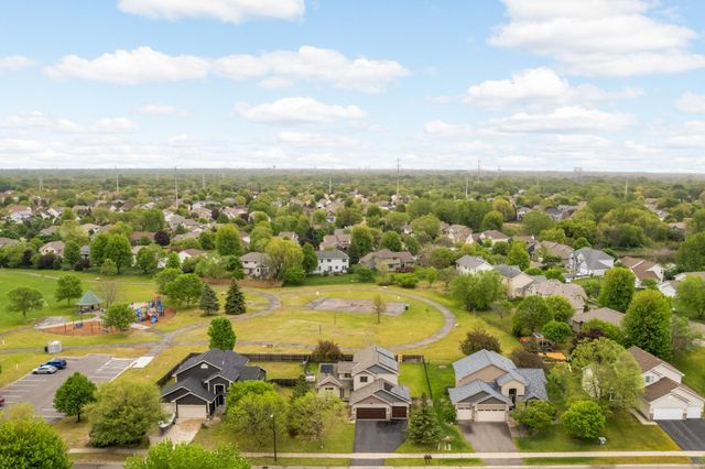 9420 Fallgold Parkway N, Brooklyn Park, MN 55443