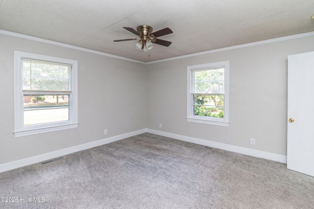 620 S Caswell Street, La Grange, NC 28551