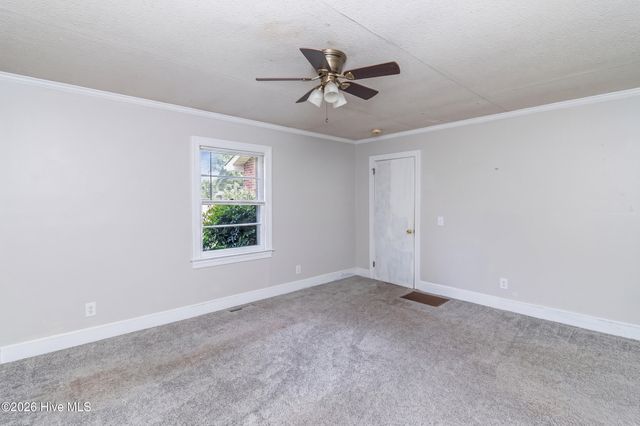 620 S Caswell Street, La Grange, NC 28551