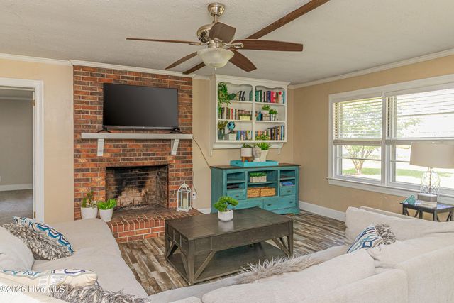 620 S Caswell Street, La Grange, NC 28551