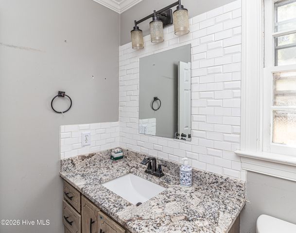 620 S Caswell Street, La Grange, NC 28551