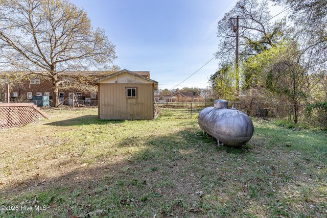 620 S Caswell Street, La Grange, NC 28551