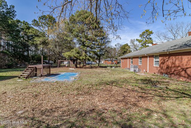 620 S Caswell Street, La Grange, NC 28551