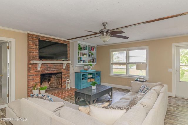 620 S Caswell Street, La Grange, NC 28551