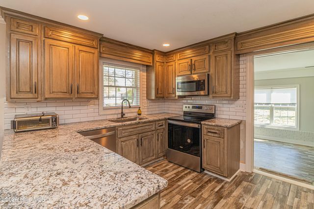 620 S Caswell Street, La Grange, NC 28551