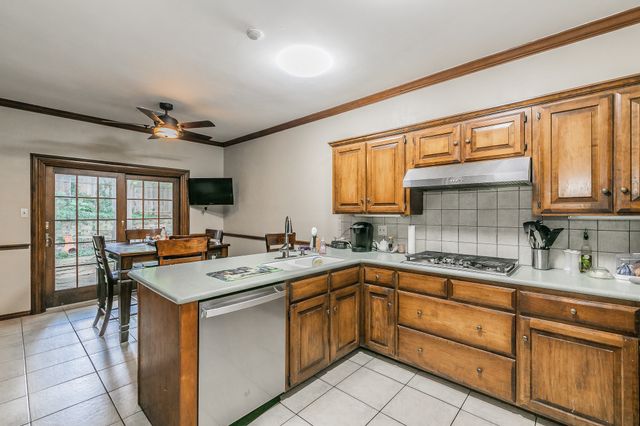 3914 Wingren Drive, Irving, TX 75062