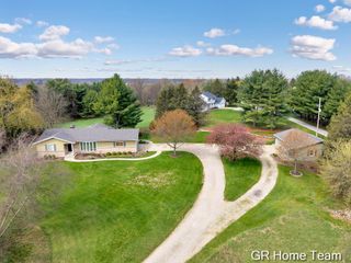 867 Cramton Avenue Ne, Ada Twp, MI 49301