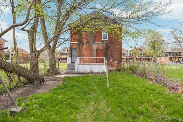 3010 Montclair Street, Detroit, MI 48214