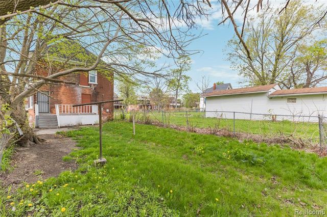 3010 Montclair Street, Detroit, MI 48214