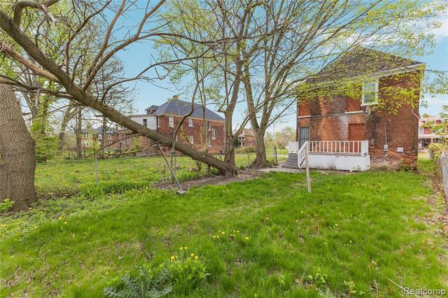 3010 Montclair Street, Detroit, MI 48214