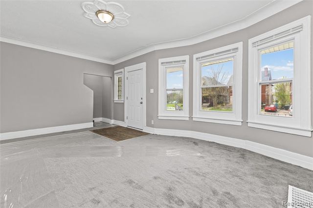 3010 Montclair Street, Detroit, MI 48214