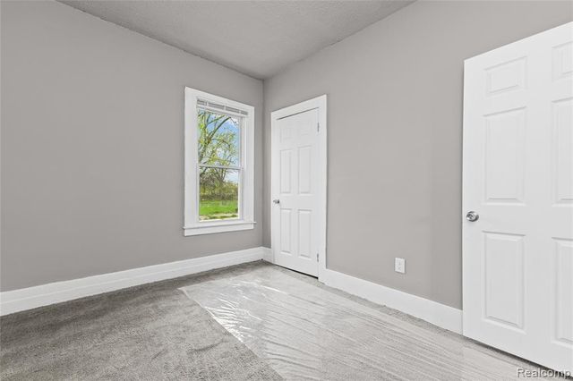 3010 Montclair Street, Detroit, MI 48214