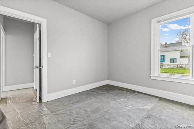3010 Montclair Street, Detroit, MI 48214