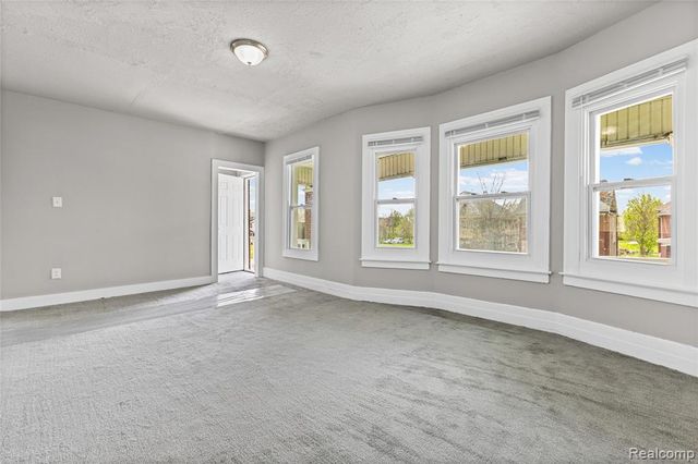 3010 Montclair Street, Detroit, MI 48214