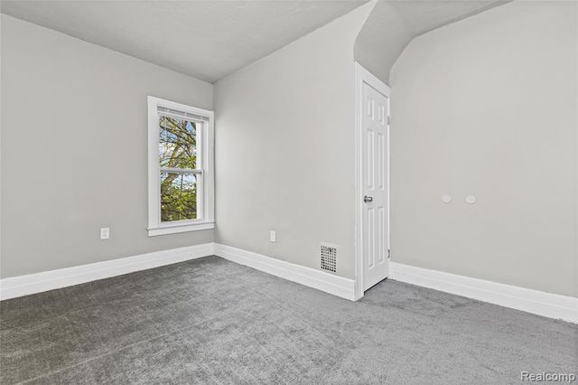 3010 Montclair Street, Detroit, MI 48214