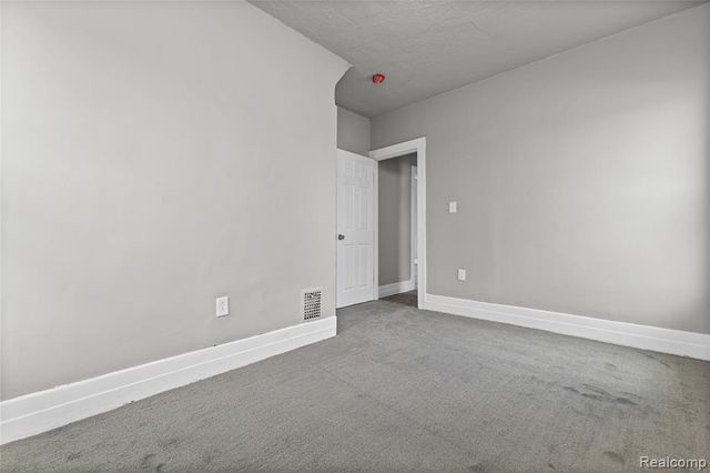 3010 Montclair Street, Detroit, MI 48214