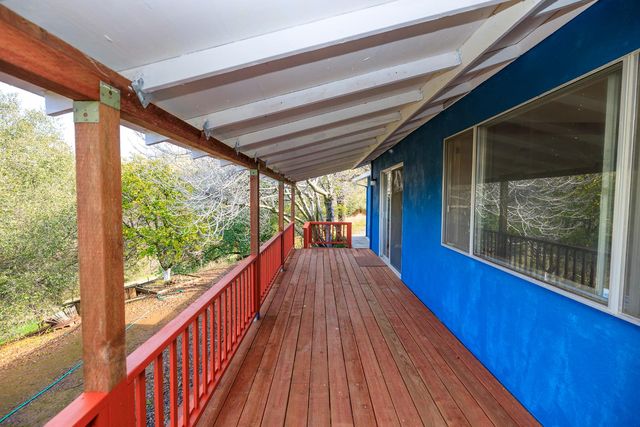 8664 Center St, Mokelumne Hill, CA 95245