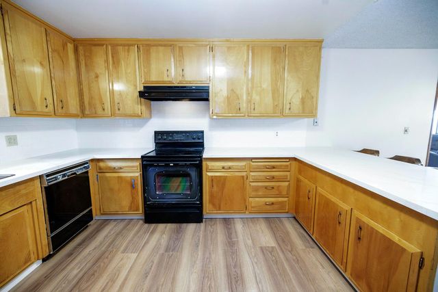 8664 Center St, Mokelumne Hill, CA 95245