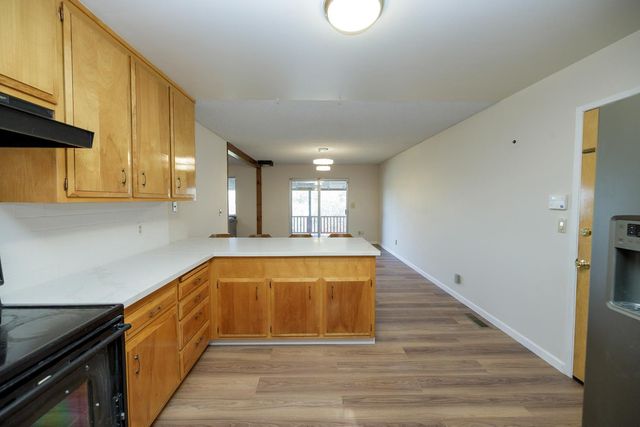 8664 Center St, Mokelumne Hill, CA 95245