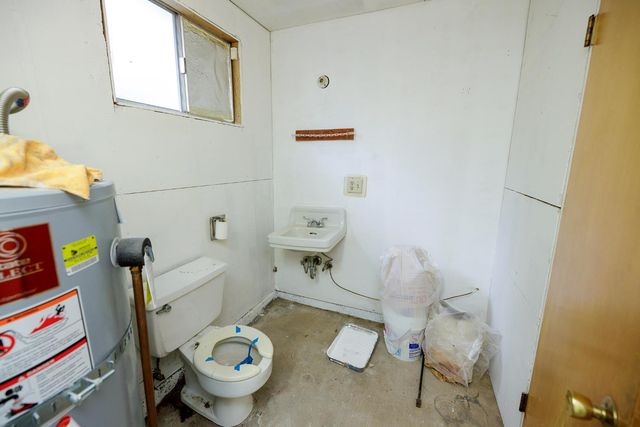 8664 Center St, Mokelumne Hill, CA 95245