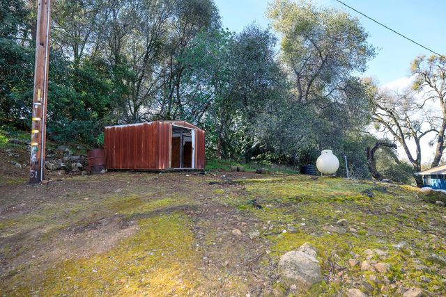 8664 Center St, Mokelumne Hill, CA 95245