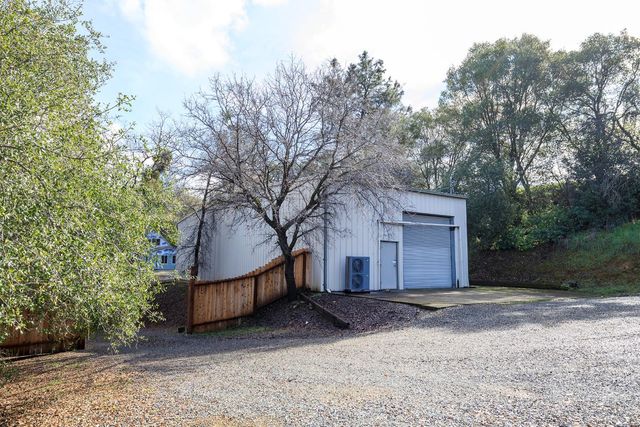8664 Center St, Mokelumne Hill, CA 95245