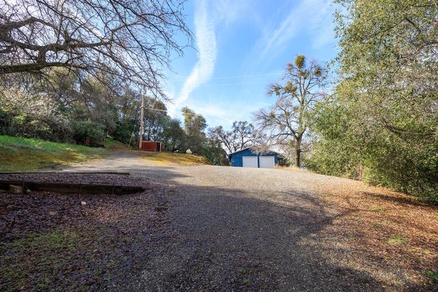 8664 Center St, Mokelumne Hill, CA 95245