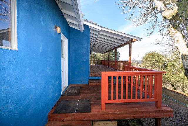 8664 Center St, Mokelumne Hill, CA 95245