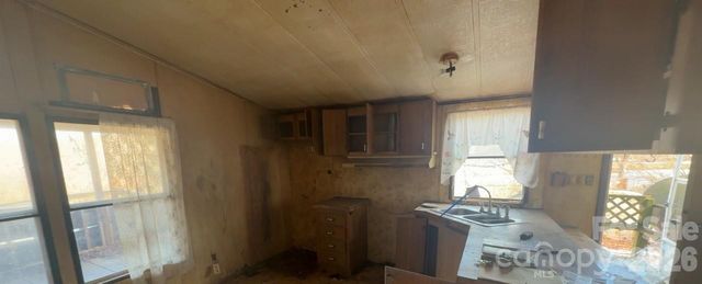 637 Clearview Drive, Hendersonville, NC 28792