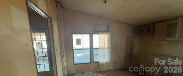 637 Clearview Drive, Hendersonville, NC 28792