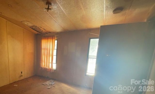 637 Clearview Drive, Hendersonville, NC 28792