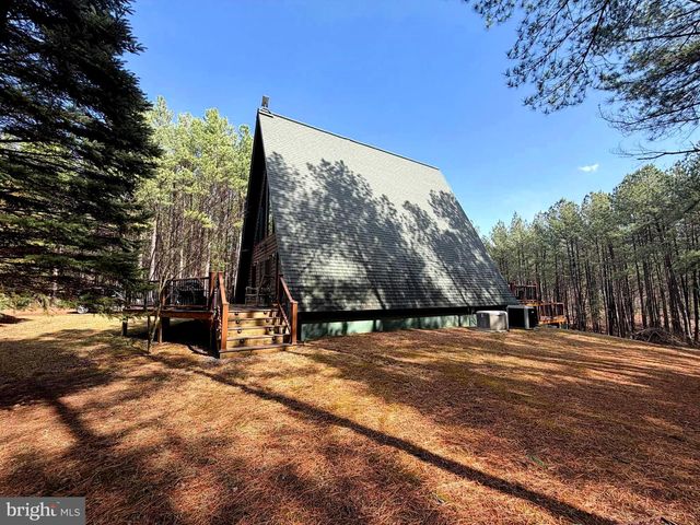 4839 GRACES CABIN RD, Springfield, WV 26763