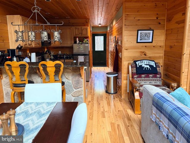 4839 GRACES CABIN RD, Springfield, WV 26763