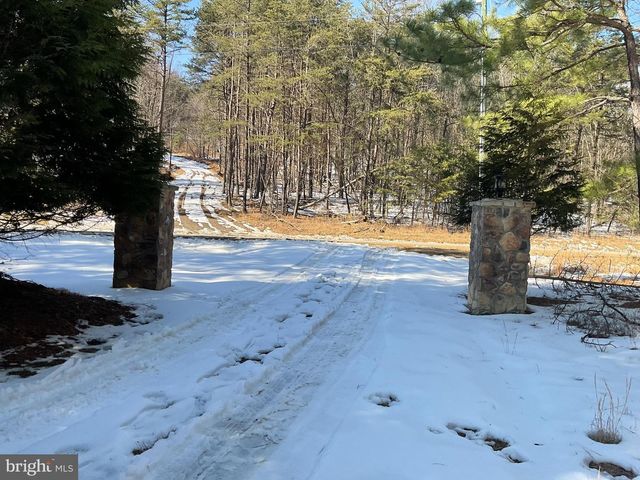 4839 GRACES CABIN RD, Springfield, WV 26763