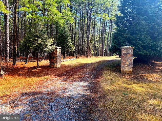 4839 GRACES CABIN RD, Springfield, WV 26763