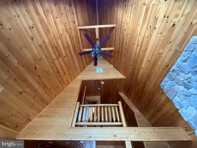 4839 GRACES CABIN RD, Springfield, WV 26763