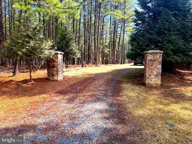 4839 GRACES CABIN RD, Springfield, WV 26763