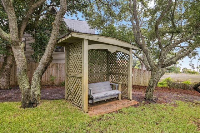 717 6th Street, Destin, FL 32541