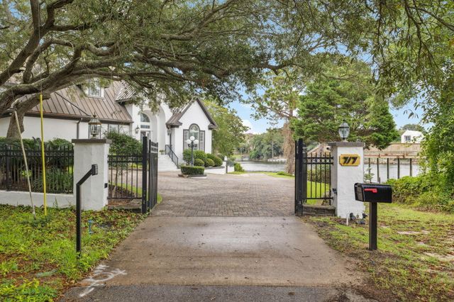 717 6th Street, Destin, FL 32541