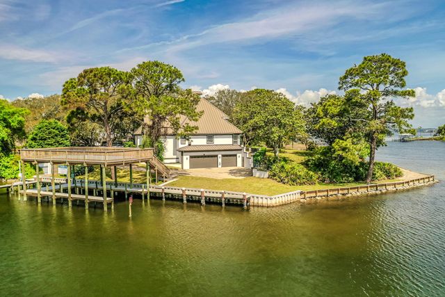 717 6th Street, Destin, FL 32541