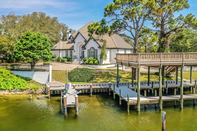 717 6th Street, Destin, FL 32541