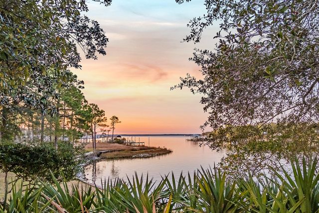 717 6th Street, Destin, FL 32541