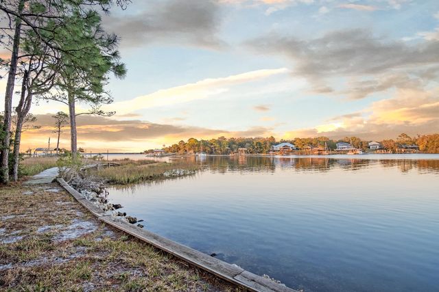 717 6th Street, Destin, FL 32541