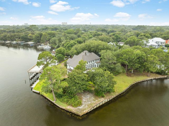 717 6th Street, Destin, FL 32541