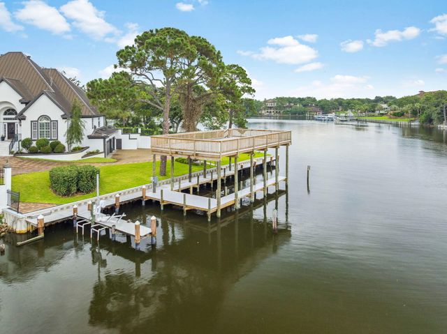 717 6th Street, Destin, FL 32541