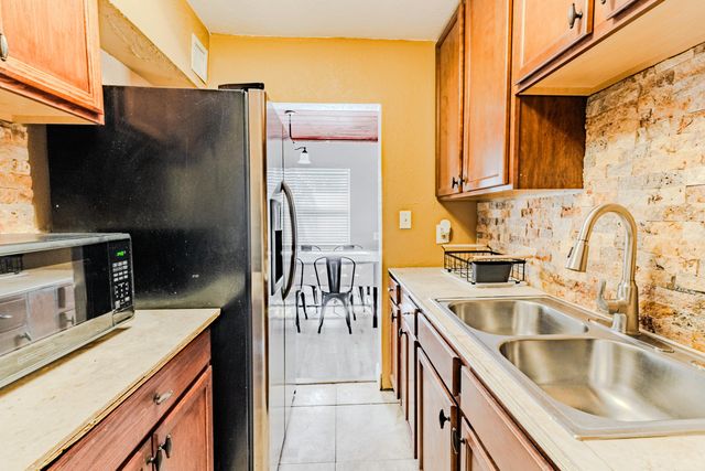 112 W 34th Street 1, Riviera Beach, FL 33404